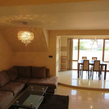 *la Bamba* Sun-splashed Loft /w Huge Terrace Apartment